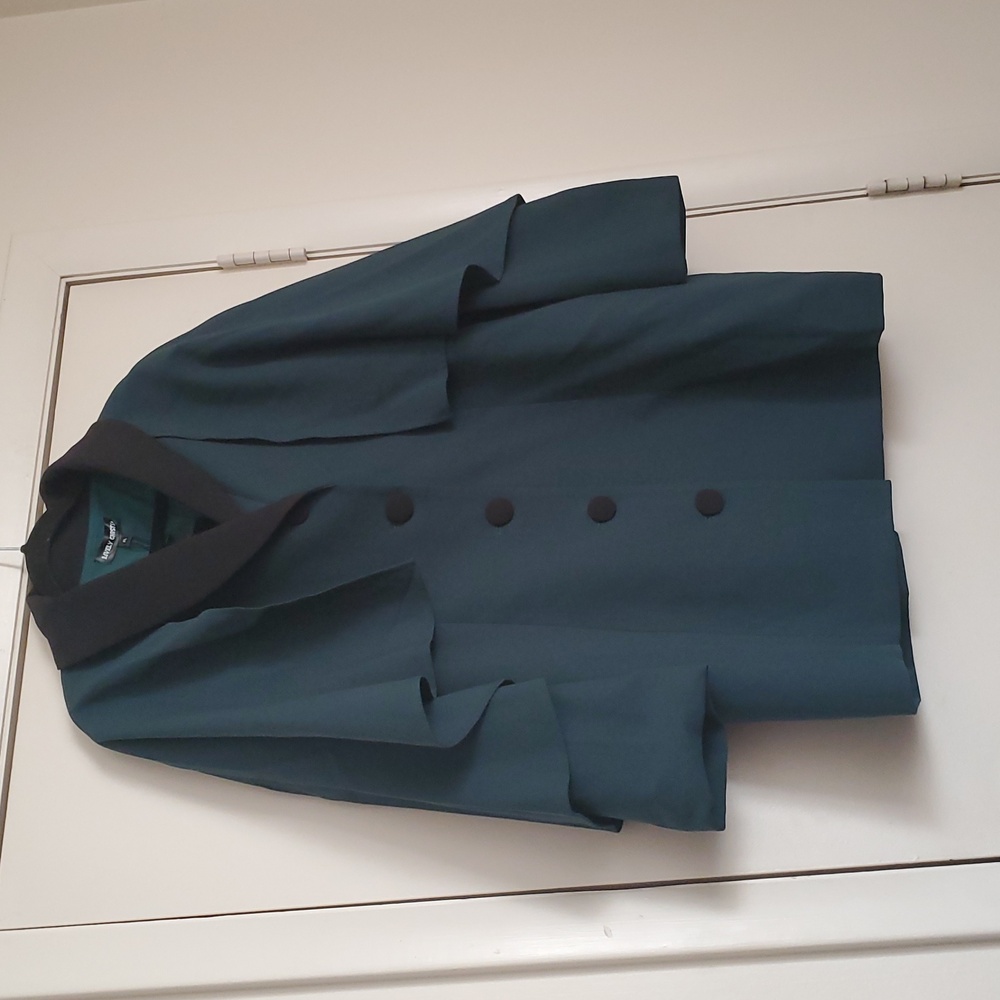 *NWT* Lively Ghosts Hunter Green Cape Coat with Black Collar - Picture 6 of 16